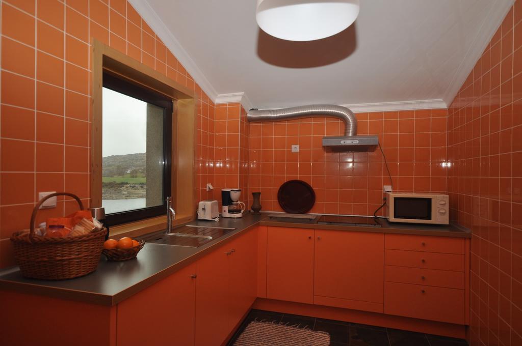 Casas Avela Brava Guest House Negroes Room photo
